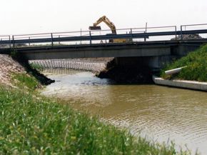 canale-con-idrovore-fiume-po-dolo-2-easy-resize-com