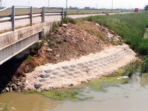 canale-con-idrovore-fiume-po-dolo-1-easy-resize-com